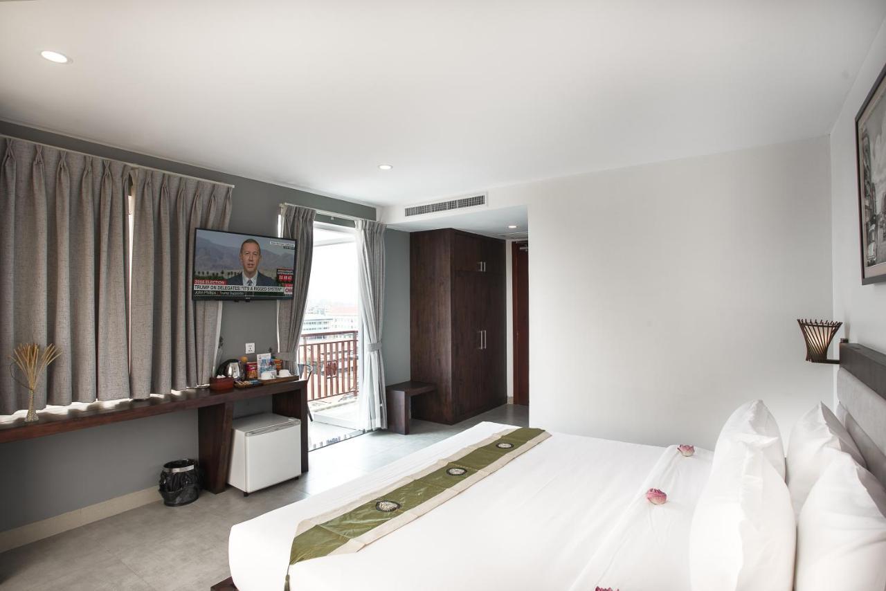 Kuch Oudom Hotel Phnom Pen Exterior foto