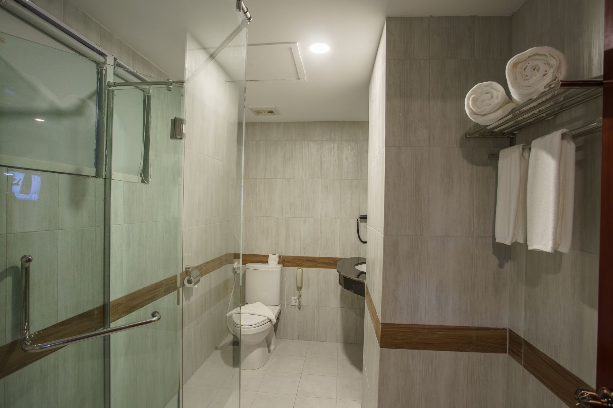 Kuch Oudom Hotel Phnom Pen Exterior foto